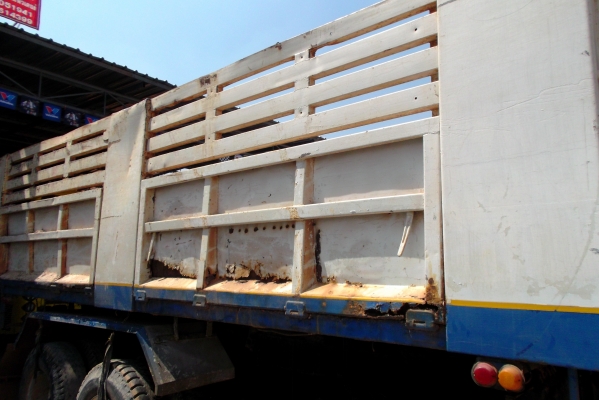 ขายด่วนรถสิบล้อหลงโบซ๊L0425เครือง6D16โบ220แรงม้า