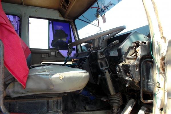 ขายด่วนรถสิบล้อหลงโบซ๊L0425เครือง6D16โบ220แรงม้า