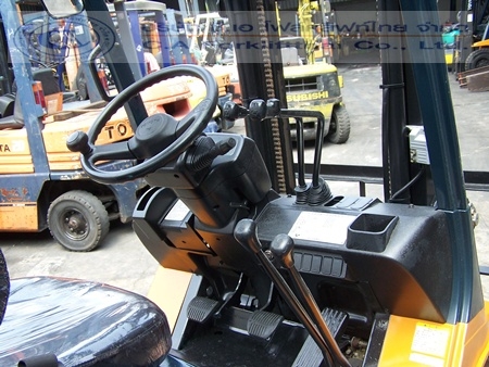 ขายรถ โฟล์คลิฟท์ TOYOTA รุ่น 7-FD15