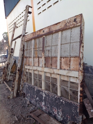 ขายลิป ท้ายรถ 10 ล้อ สูงประมาน3เมตรกว่าแบบกระบอกคู่