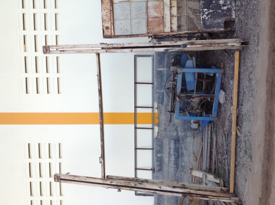 ขายลิป ท้ายรถ 10 ล้อ สูงประมาน3เมตรกว่าแบบกระบอกคู่