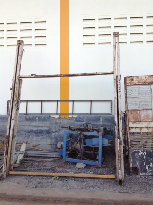 ขายลิป ท้ายรถ 10 ล้อ สูงประมาน3เมตรกว่าแบบกระบอกคู่