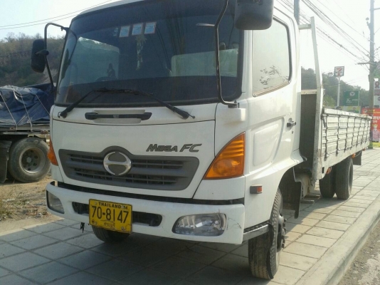 ขายรถ 6 ล้อ HINO MEGA FC 175แรงม้า กระบะคาร์โก้ยาว 5.70 m ปี 48 ..