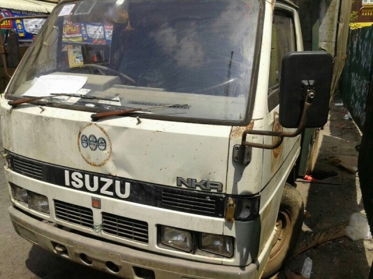 รถอีซูซุ 4 ล้อ NKR  88 แรงม้า. ( ลดราคา เหลือ 200,000 บาท. )  สนใจติดต่อ 081 - 6079515