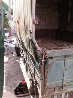 รถอีซูซุ 4 ล้อ NKR  88 แรงม้า. ( ลดราคา เหลือ 200,000 บาท. )  สนใจติดต่อ 081 - 6079515