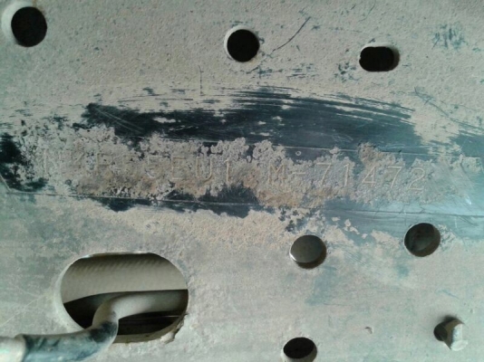 รถอีซูซุ 4 ล้อ NKR  88 แรงม้า. ( ลดราคา เหลือ 200,000 บาท. )  สนใจติดต่อ 081 - 6079515