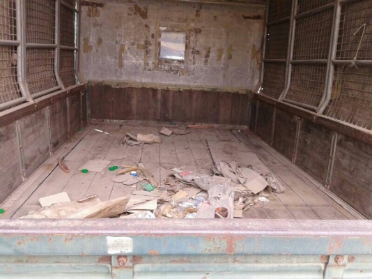 รถอีซูซุ 4 ล้อ NKR  88 แรงม้า. ( ลดราคา เหลือ 200,000 บาท. )  สนใจติดต่อ 081 - 6079515