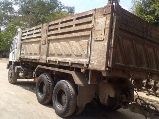 รถอีซูซุ 10 ล้อดั้ม FXZ  270 แรงม้า. ปี 47.  ( ขายแม่ , ลูก )  สนใจติดต่อ. 081 - 6079515