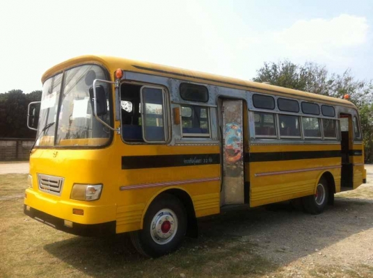 ขายรถบัส รถKM เครื่องWo6D ยี่ห้อ HINOยาว 10 เมตร ราคา 250,000 (คุยกันได้นะครับ) สนใจติดต่อ คุณสุรัตน์ 081-6476139