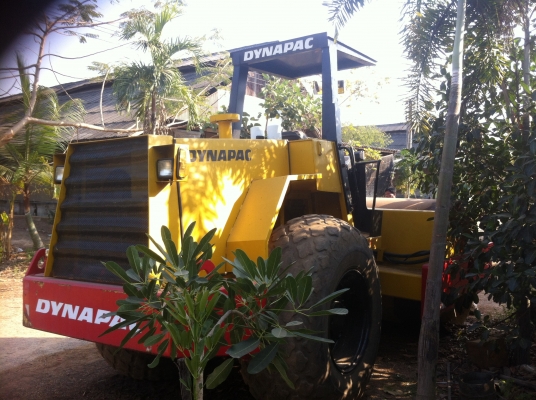 ขายด่วนรถบดสั่นสะเทือนDYNAPAC CA251 พร้อมใช้ เล่มทะเบียน เจ้าของขายเอง