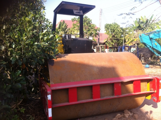 ขายด่วนรถบดสั่นสะเทือนDYNAPAC CA251 พร้อมใช้ เล่มทะเบียน เจ้าของขายเอง