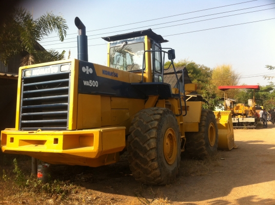 ขายด่วนรถตักKOMATSU WA500-1 พร้อมใช้ เล่มทะเบียน เจ้าของขายเอง
