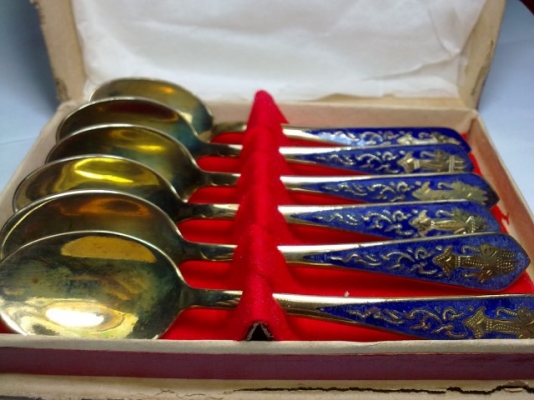 ***ขายช้อนทองเหลืองเก่าเก็บ****