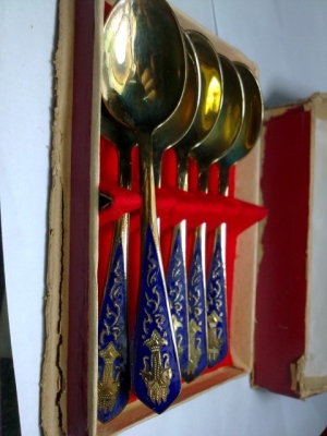 ***ขายช้อนทองเหลืองเก่าเก็บ****