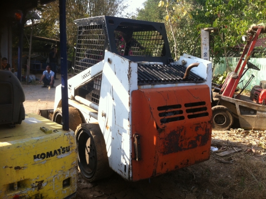 ขายด่วนรถตักเล็กBOBCAT 641 พร้อมใช้ เจ้าของขายเอง