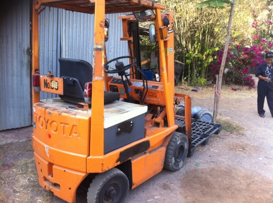 ขายด่วนรถยกไฟฟ้าTOYOTA 4FBL15 เก่าญี่ปุ่น เจ้าของขายเอง