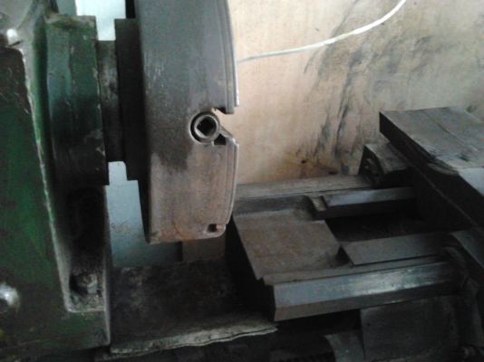 ขายเครื่องกลึง 6 ฟุตรุ่นหนักขายตามสภาพ