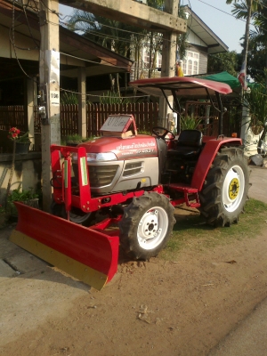 ขายรถไถยันม่าร์ 45 แรง เครื่องดีสตาร์ทติดง่าย สภาพเหมือนใหม่ ไม่เยื้อม เล่มทะเบียนพร้อมโอน อุปกรณ์ครบ 3อย่าง