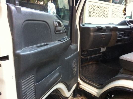 ขาย 6 ล้อ เล็กดั้มNKR 71E เครื่อง 135 แรง รถประกอบ