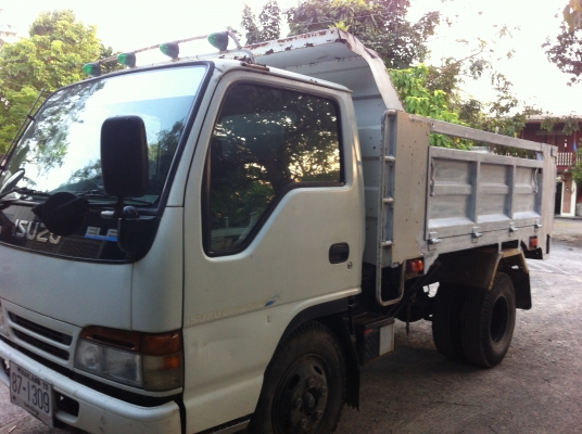 ขาย 6 ล้อ เล็กดั้มNKR 71E เครื่อง 135 แรง รถประกอบ