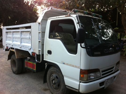 ขาย 6 ล้อ เล็กดั้มNKR 71E เครื่อง 135 แรง รถประกอบ