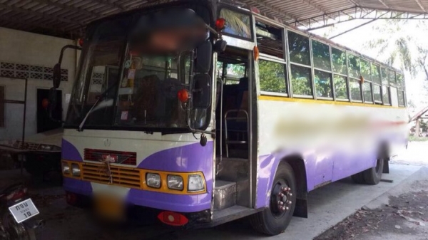 รถบัส ฮีโน่ 6 ล้อ 175 แรงม้า. สนใจติดต่อ 081  6079515