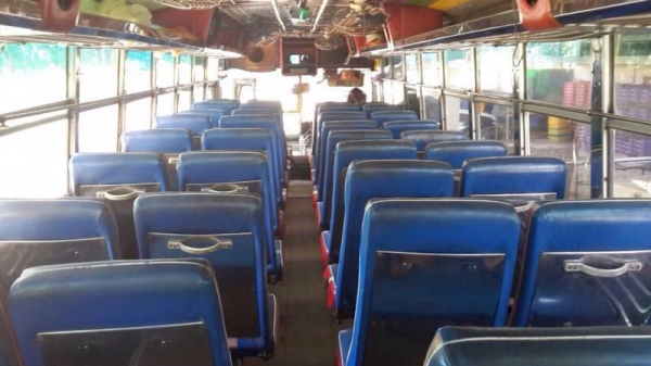 รถบัส ฮีโน่ 6 ล้อ 175 แรงม้า. สนใจติดต่อ 081  6079515