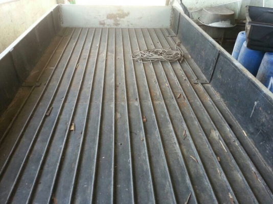 รถฮีโน่ 6 ล้อ ( ไม่ดั้ม )  136 แรงม้า. ปี 51  สนใจติดต่อ 081 - 6079515