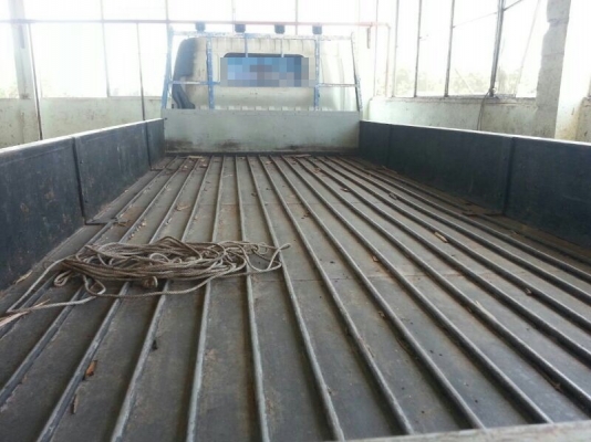 รถฮีโน่ 6 ล้อ ( ไม่ดั้ม )  136 แรงม้า. ปี 51  สนใจติดต่อ 081 - 6079515