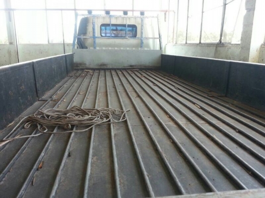 รถฮีโน่ 6 ล้อ ( ไม่ดั้ม )  136 แรงม้า. ปี 51  สนใจติดต่อ 081 - 6079515