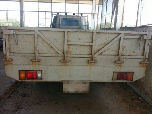 รถฮีโน่ 6 ล้อ ( ไม่ดั้ม )  136 แรงม้า. ปี 51  สนใจติดต่อ 081 - 6079515