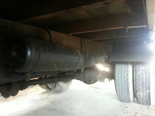 รถฮีโน่ 6 ล้อ ( ไม่ดั้ม )  136 แรงม้า. ปี 51  สนใจติดต่อ 081 - 6079515