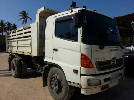 รถฮีโน่ 6 ล้อดั้ม 220 แรงม้า. ปี 53  สนใจติดต่อ 081 - 6079515