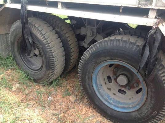 ขายสิบล้อหัวลากพร้อมหาง Isuzu เครื่อง 320 ปี 49 หาง 12 เมตร 2 เพลา ทะเบียนพร้อม