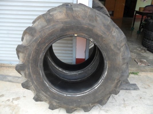 ขายแล้ว ยางหน้ารถไถ13.6-24 ถอด\%เก่านอก ยางโครงสวยแต่ดอกสึกแถบเดียวคู่ละ7,000
