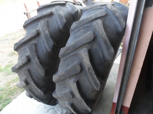 ขายแล้ว ยางหน้ารถไถ13.6-24 ถอด\%เก่านอก ยางโครงสวยแต่ดอกสึกแถบเดียวคู่ละ7,000