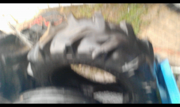 ขาย ยางขอบ 24-12.4ของถอดสภาพดอกยางใช้ได้มีสึกบ้างด้านในมีสติม 1 จุด มาเป็นคู่ๆ ละ3000 ถูกๆ ครับ