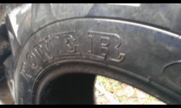 ขาย ยางขอบ 24-12.4ของถอดสภาพดอกยางใช้ได้มีสึกบ้างด้านในมีสติม 1 จุด มาเป็นคู่ๆ ละ3000 ถูกๆ ครับ