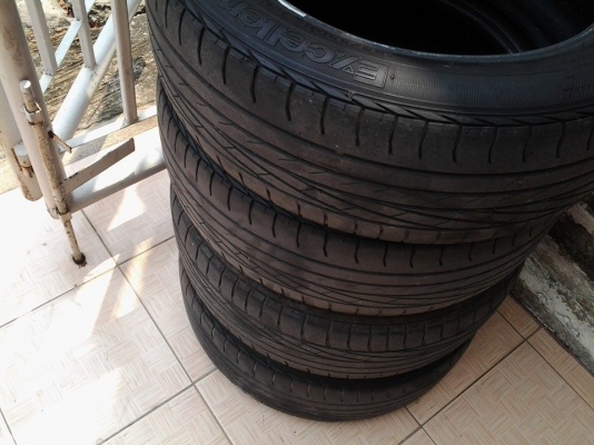 ยางรถเก๋งถูกๆครับ 185/55 ขอบ16 ปี 2010 สภาพดีอยู่ครับ