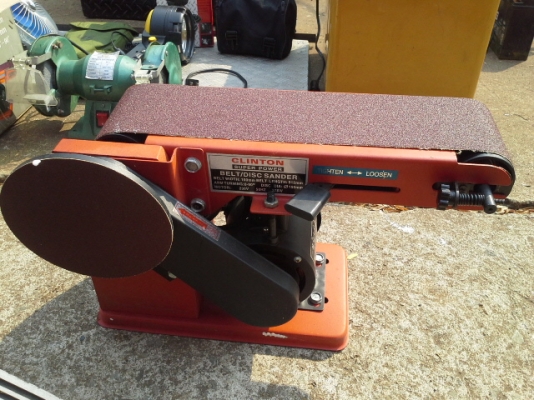 เครื่องขัดกระดาษทรายขยาถูกครับ