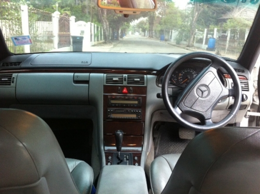 ขายรถเบนซ์ Neweye E230 ปี99 แม็กAMG ไฟหน้า+ไฟท้าย+กระจกมองข้าง LED สีบรอนซ์ ขายรถเบนซ์ Neweye E230 ปี99 แม็กAMG ไฟหน้า+ไฟท้าย+กระจกมองข้าง LED สีบรอนซ์