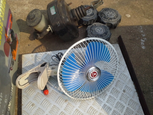 พัดลมไฟ12 vขายครับ