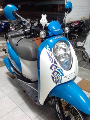 Honda Scoopy -i รถปลายปี 2554 รถคุณภาพเดิมๆ ขับง่ายขับดีสะดวกต่อการใช้งาน