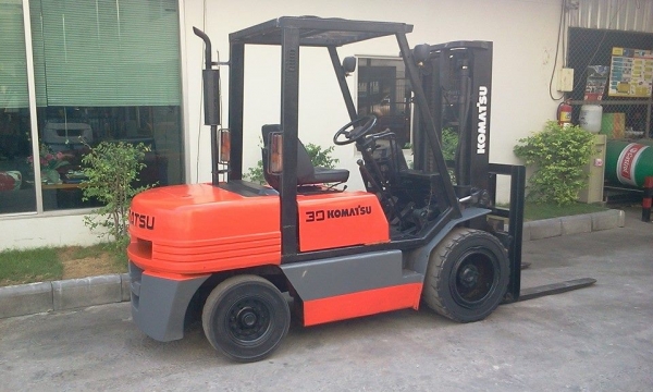 ขายรถยกโฟร์คลิฟท์ KOMAT'SU FD30-11 ขายรถยกโฟร์คลิฟท์ KOMAT'SU FD30-11