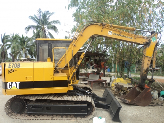 ขายด่วน CAT E70B มีใบดันพร้อมลายหัวเจาะ นำเข้าจากญี่ปุ่น ยังไม่เคยใช้งานในไทย สภาพสวย พร้อมใช้ ขายด่วน CAT E70B มีใบดันพร้อมลายหัวเจาะ นำเข้าจากญี่ปุ่น ยังไม่เคยใช้งานในไทย สภาพสวย พร้อมใช้
