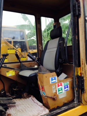 ขายด่วน CAT E70B มีใบดันพร้อมลายหัวเจาะ นำเข้าจากญี่ปุ่น ยังไม่เคยใช้งานในไทย สภาพสวย พร้อมใช้ ขายด่วน CAT E70B มีใบดันพร้อมลายหัวเจาะ นำเข้าจากญี่ปุ่น ยังไม่เคยใช้งานในไทย สภาพสวย พร้อมใช้