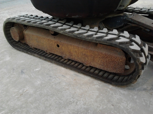 ขายแมคโคร KOBELCO SK30UR-2 เก่านอกแท้ๆ ค่ะ