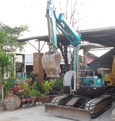 ขายแมคโคร KOBELCO SK30UR-2 เก่านอกแท้ๆ ค่ะ