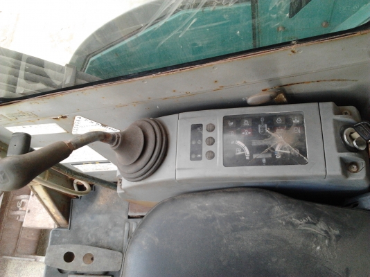 ขายแมคโคร KOBELCO SK30UR-2 เก่านอกแท้ๆ ค่ะ