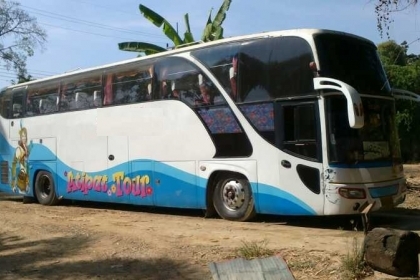 รถบัสแอร์ชั้นครึ่ง รถสวยพร้อมใช้งาน   450,000